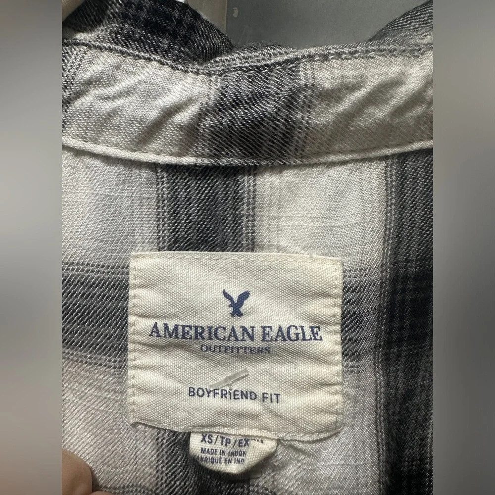 American Eagle Black and White Boyfriend Fit Flannel - Picture 3 of 7